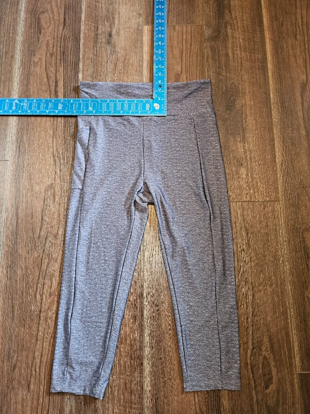Gray Capri Leggings Size: Large High Waist Capri Length cell phone pocket